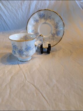 2/80$ PARAGON remember me patern White Porcelain Teacup and Saucer